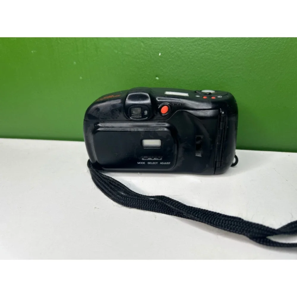 Kodak Star 35 ZD 35mm Film Camera 38-60mm Ektanar Zoom Lens Black Vintage